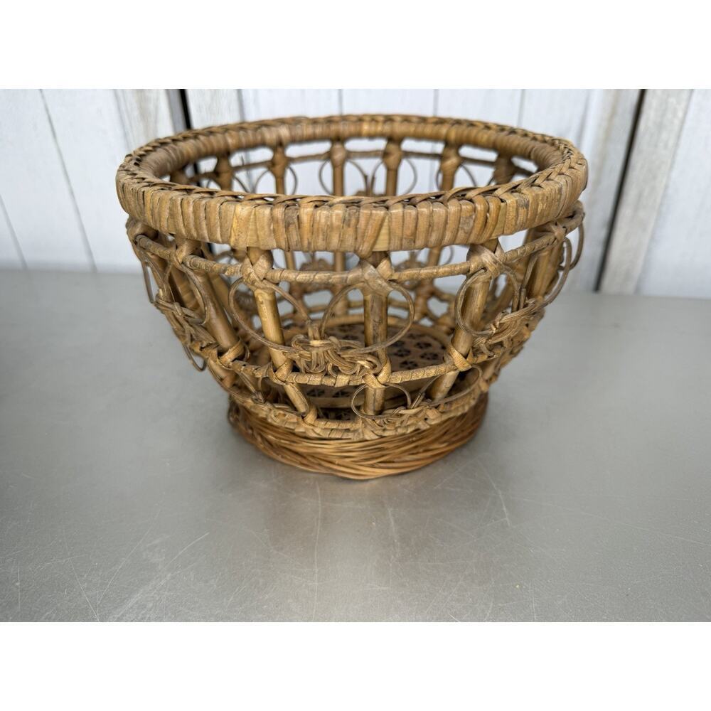 Vintage Basket Wicker Rattan Woven Floral Intricate Primitive Small - Picture 2 of 7